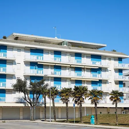 Marcello-piazza Torino-lido Di Апартаменты